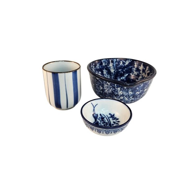 Set Of 3 Ceramic Blue & White Bowls & Cup With Floral & Stripe Designs - Picture 2 of 14